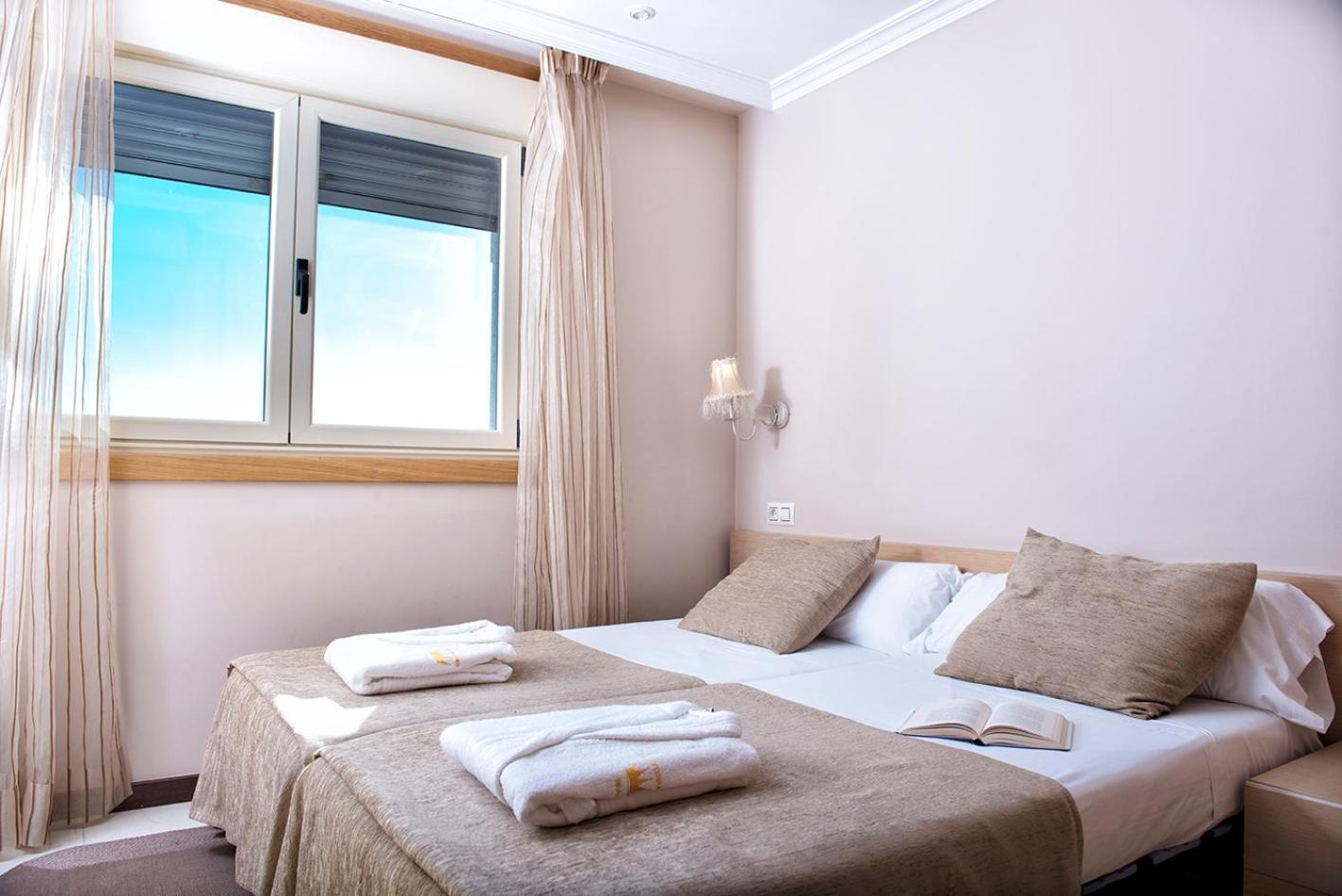 פואנגירולה Apartamentos Mediterraneo Real מראה חיצוני תמונה