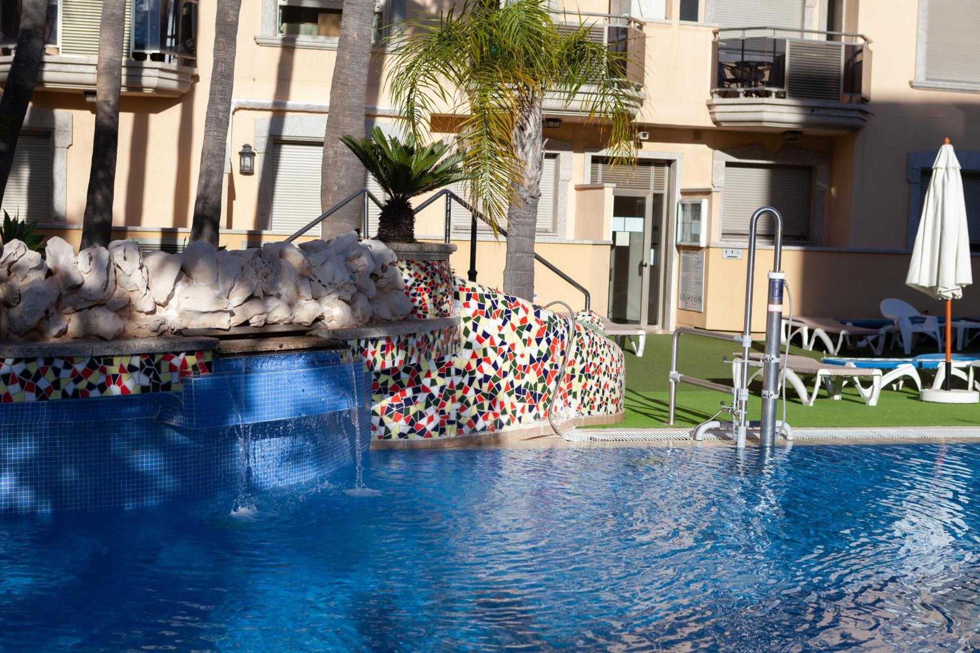 פואנגירולה Apartamentos Mediterraneo Real מראה חיצוני תמונה