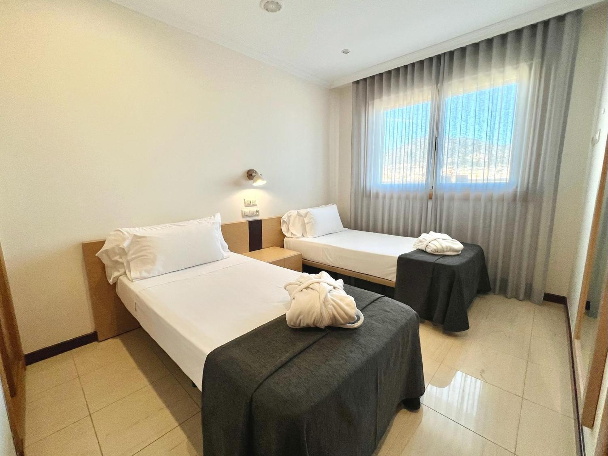 פואנגירולה Apartamentos Mediterraneo Real מראה חיצוני תמונה