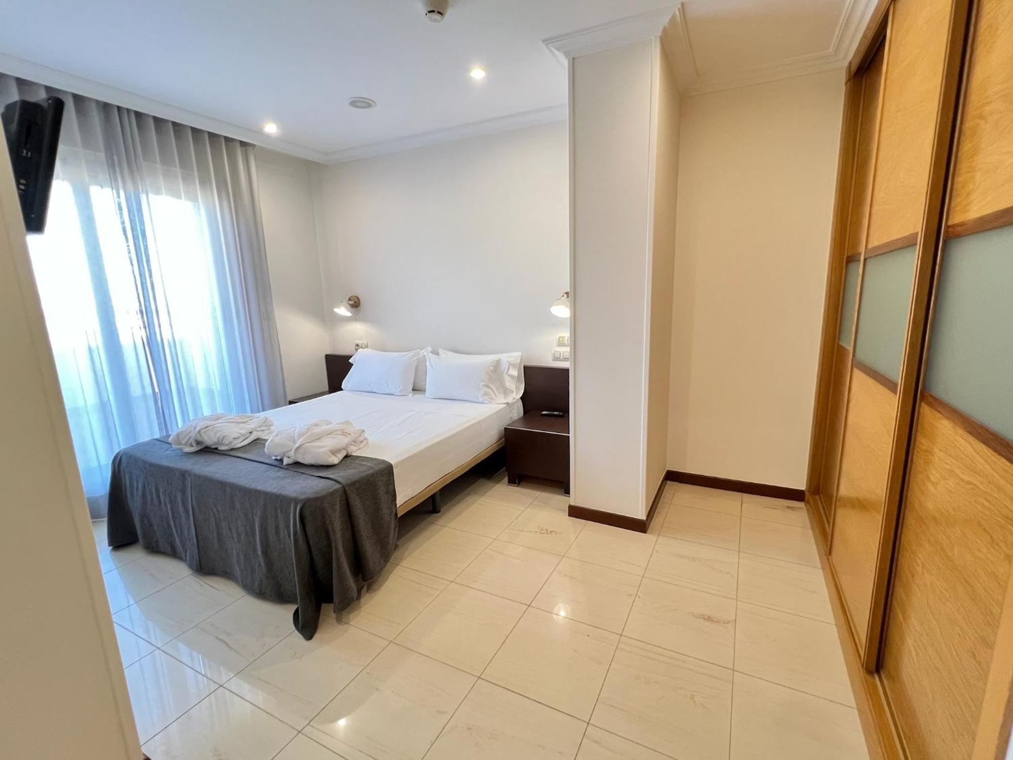 פואנגירולה Apartamentos Mediterraneo Real מראה חיצוני תמונה