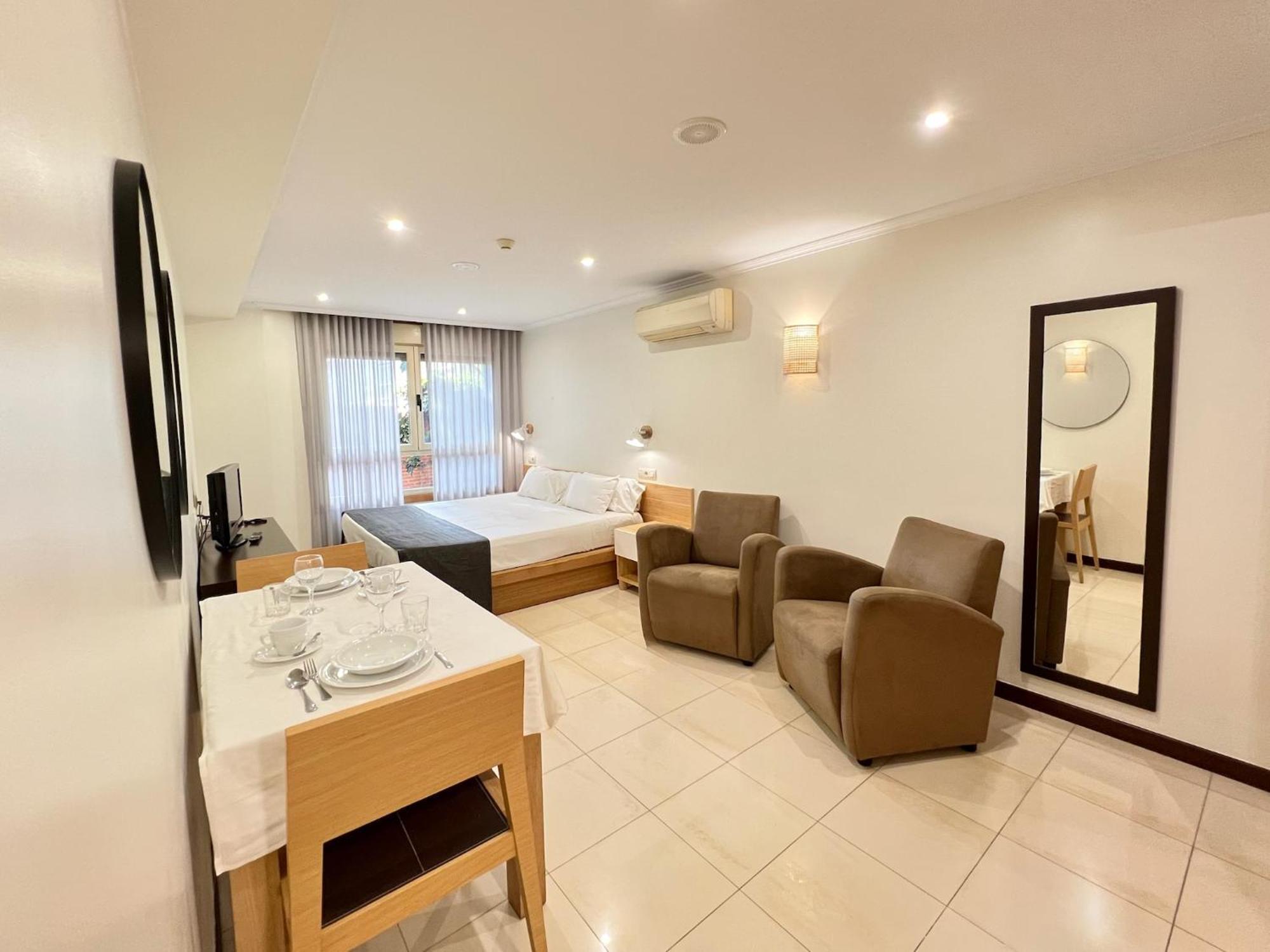פואנגירולה Apartamentos Mediterraneo Real מראה חיצוני תמונה