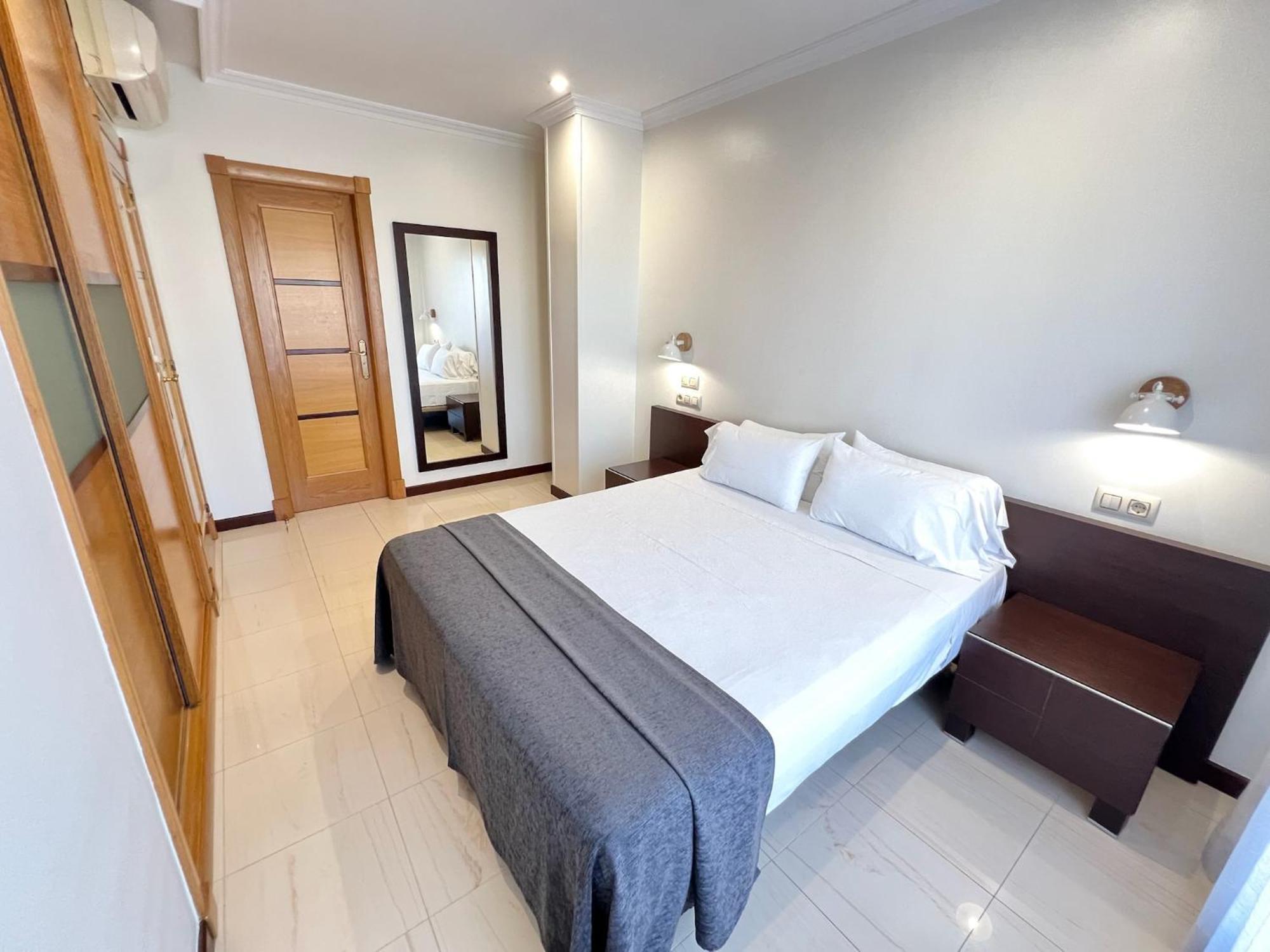 פואנגירולה Apartamentos Mediterraneo Real מראה חיצוני תמונה