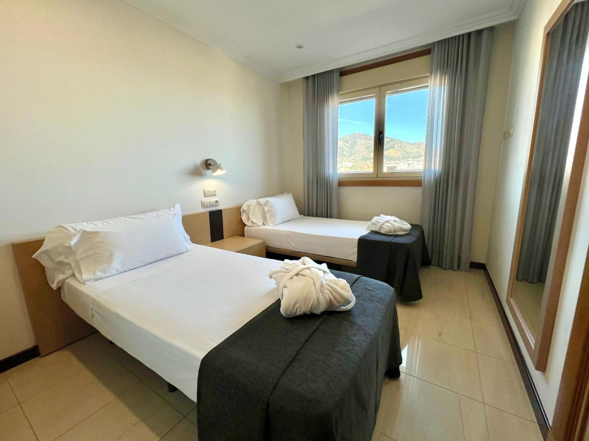 פואנגירולה Apartamentos Mediterraneo Real מראה חיצוני תמונה