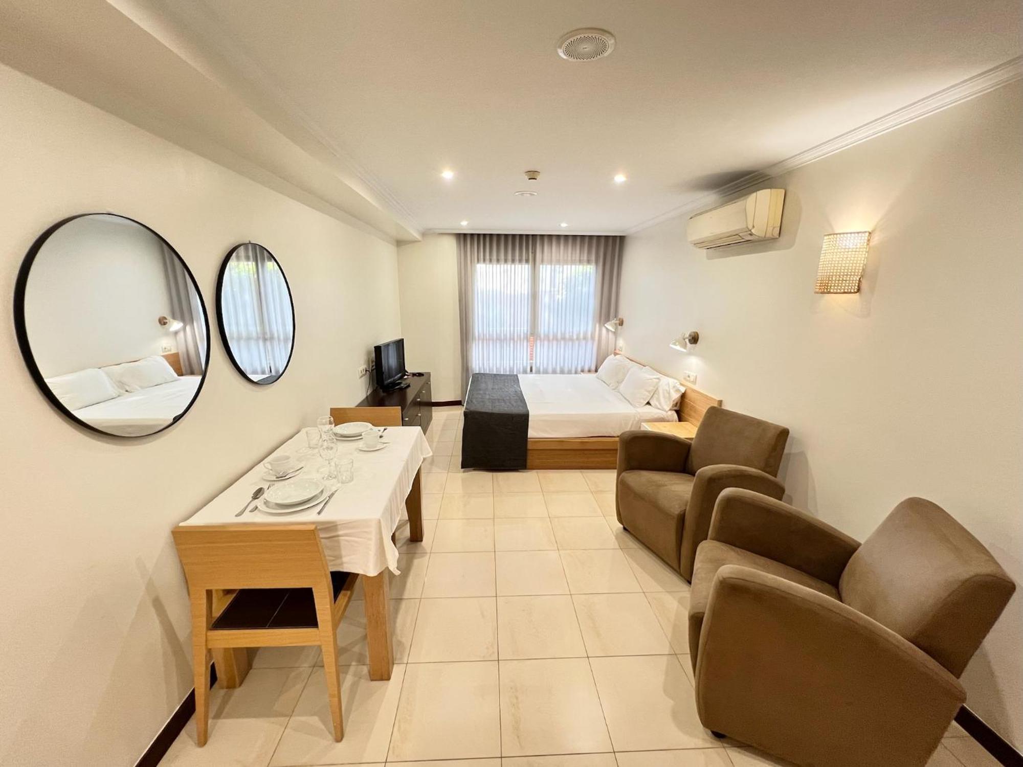 פואנגירולה Apartamentos Mediterraneo Real מראה חיצוני תמונה
